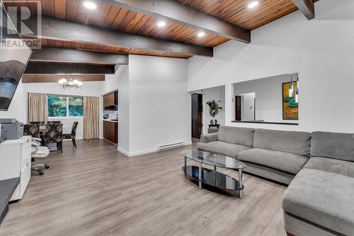 1707 Dempsey Road, North Vancouver, BC - Indoor Photo Showing Living Room