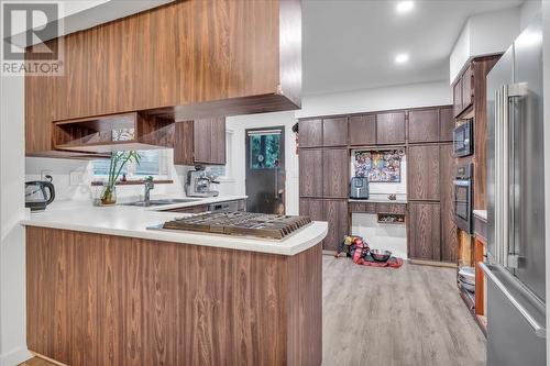 1707 Dempsey Road, North Vancouver, BC - Indoor Photo Showing Kitchen