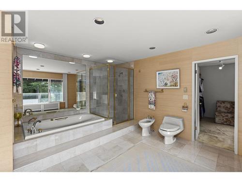 860 Fairmile Road, West Vancouver, BC - Indoor Photo Showing Bathroom