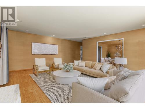 860 Fairmile Road, West Vancouver, BC - Indoor Photo Showing Living Room