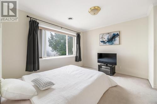 5698 Clinton Street, Burnaby, BC - Indoor Photo Showing Bedroom