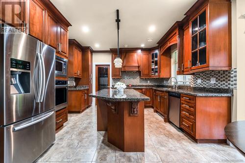 4700 Webster Road, Richmond, BC - Indoor Photo Showing Kitchen With Double Sink With Upgraded Kitchen