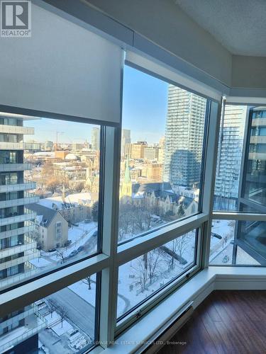 1818 - 1001 Bay Street, Toronto, ON - Indoor Photo Showing Other Room