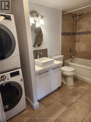 1818 - 1001 Bay Street, Toronto, ON - Indoor Photo Showing Laundry Room