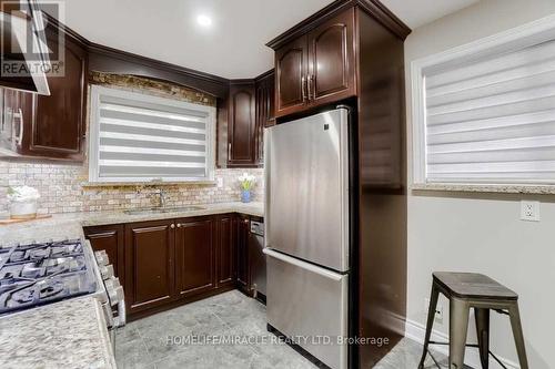 Upper - 31 Farmington Drive, Brampton, ON - Indoor Photo Showing Kitchen