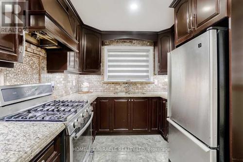 Upper - 31 Farmington Drive, Brampton, ON - Indoor Photo Showing Kitchen With Upgraded Kitchen