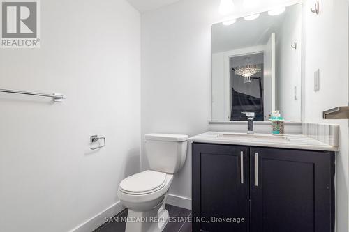 4 - 4030 Parkside Village Drive, Mississauga, ON - Indoor Photo Showing Bathroom