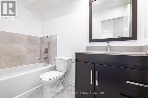 4 - 4030 Parkside Village Drive, Mississauga, ON - Indoor Photo Showing Bathroom