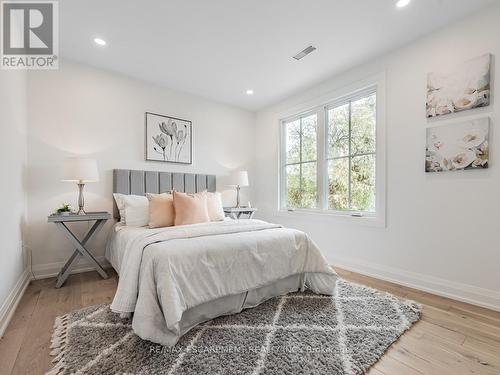 2212 Urwin Crescent, Oakville, ON - Indoor Photo Showing Bedroom