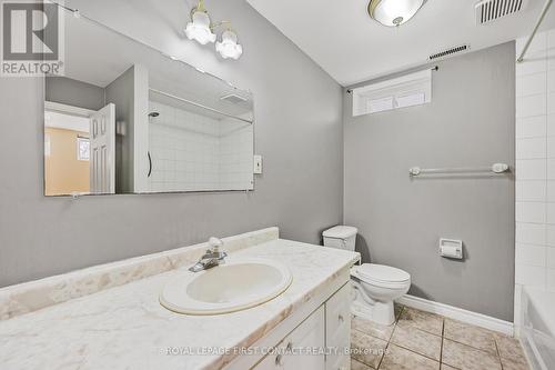 35 Bayshore Boulevard, Barrie, ON - Indoor Photo Showing Bathroom