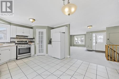 35 Bayshore Boulevard, Barrie, ON - Indoor Photo Showing Kitchen