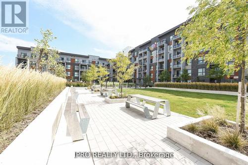 004 - 95 Dundas St W Street, Oakville, ON - Outdoor