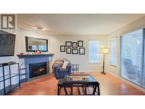 31 1238 Eastern Drive, Port Coquitlam, BC - Indoor Photo Showing Living Room With Fireplace