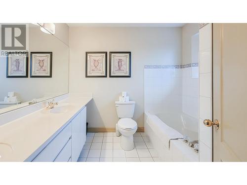 31 1238 Eastern Drive, Port Coquitlam, BC - Indoor Photo Showing Bathroom