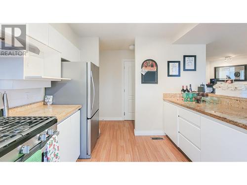 31 1238 Eastern Drive, Port Coquitlam, BC - Indoor Photo Showing Kitchen