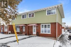 40 - 1295 LEDBURY AVENUE S  Ottawa, ON K1V 6W6