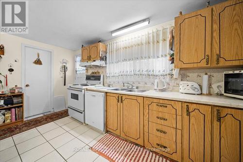 40 - 1295 Ledbury Avenue S, Ottawa, ON - Indoor Photo Showing Kitchen With Double Sink