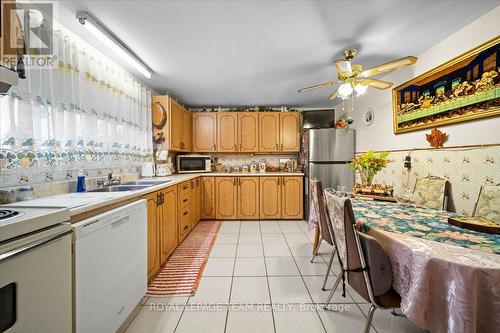 40 - 1295 Ledbury Avenue S, Ottawa, ON - Indoor Photo Showing Kitchen With Double Sink