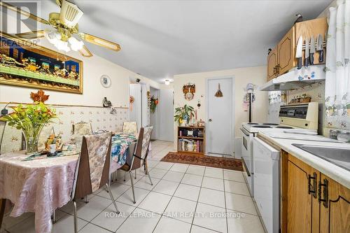 40 - 1295 Ledbury Avenue S, Ottawa, ON - Indoor Photo Showing Kitchen