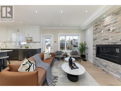 6524 Angus Drive, Vancouver, BC - Indoor Photo Showing Living Room With Fireplace