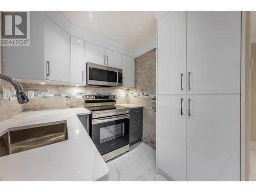 6524 Angus Drive, Vancouver, BC - Indoor Photo Showing Kitchen