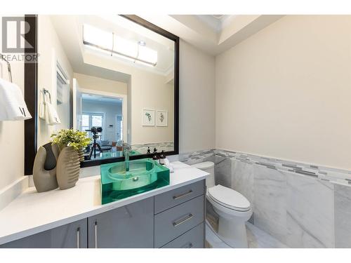 6524 Angus Drive, Vancouver, BC - Indoor Photo Showing Bathroom