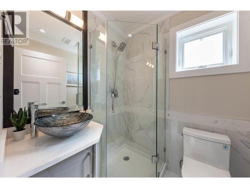 6524 Angus Drive, Vancouver, BC - Indoor Photo Showing Bathroom