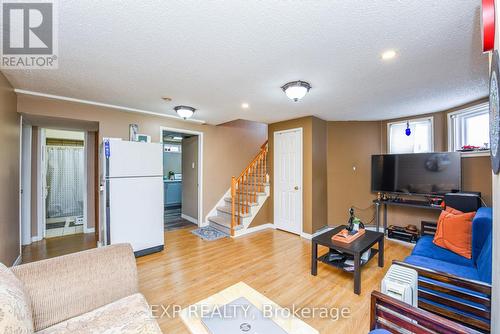 35 Royal Orchard Drive, Brampton, ON - Indoor Photo Showing Living Room