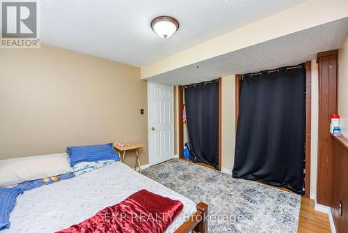 35 Royal Orchard Drive, Brampton, ON - Indoor Photo Showing Bedroom