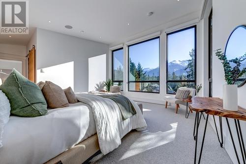 9316 Autumn Place, Whistler, BC - Indoor Photo Showing Bedroom