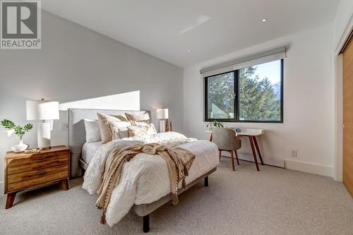 9316 Autumn Place, Whistler, BC - Indoor Photo Showing Bedroom