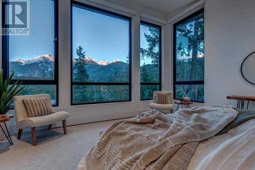 9316 Autumn Place, Whistler, BC - Indoor Photo Showing Bedroom