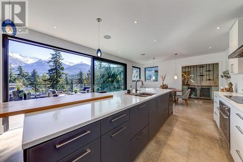 9316 Autumn Place, Whistler, BC - Indoor Photo Showing Kitchen With Double Sink