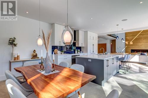 9316 Autumn Place, Whistler, BC - Indoor Photo Showing Dining Room