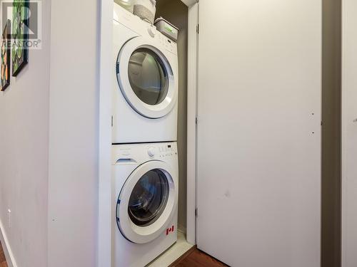 506 2077 Rosser Avenue, Burnaby, BC - Indoor Photo Showing Laundry Room