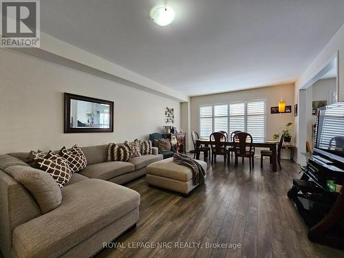 4 Vaughn Drive, Thorold (562 - Hurricane/Merrittville), ON - Indoor Photo Showing Living Room