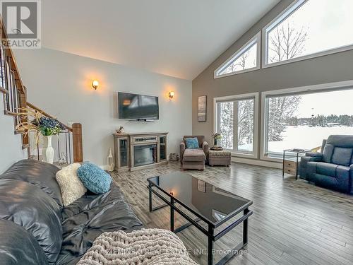 198 Big Nellie Lake Road W, Iroquois Falls (If - Unorganized), ON - Indoor Photo Showing Living Room