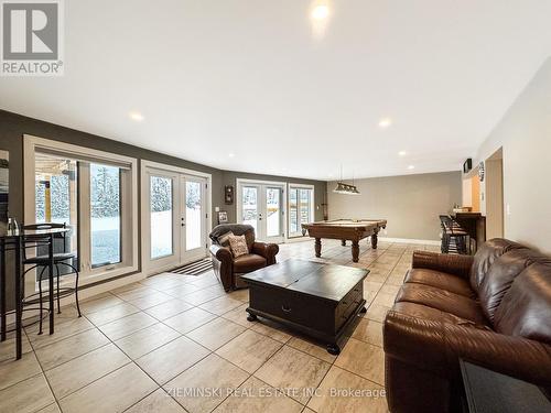 198 Big Nellie Lake Road W, Iroquois Falls (If - Unorganized), ON - Indoor Photo Showing Living Room