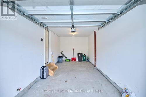 21 Haney Drive, Thorold (562 - Hurricane/Merrittville), ON - Indoor Photo Showing Garage