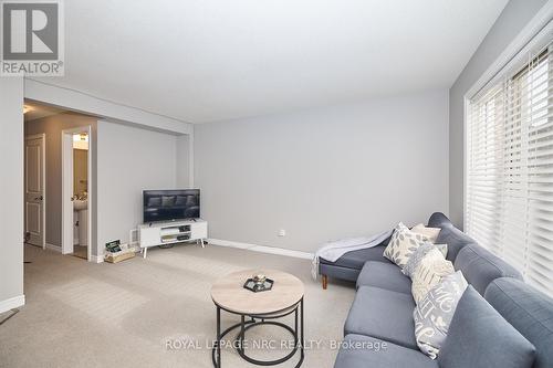 21 Haney Drive, Thorold (562 - Hurricane/Merrittville), ON - Indoor Photo Showing Living Room