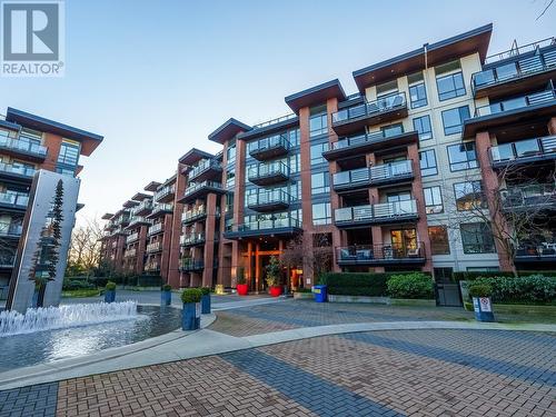 213 733 W 3Rd Street, North Vancouver, BC - Outdoor With Facade