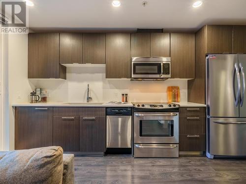 213 733 W 3Rd Street, North Vancouver, BC - Indoor Photo Showing Kitchen With Upgraded Kitchen