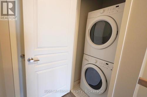 3185 Mintwood Circle, Oakville (1008 - Go Glenorchy), ON - Indoor Photo Showing Laundry Room