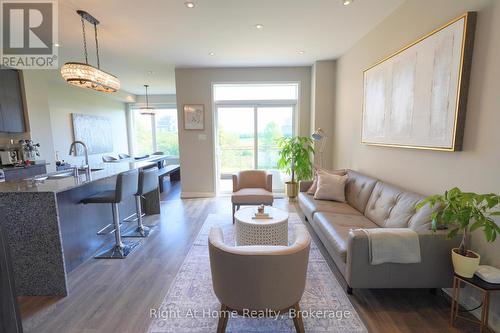 3185 Mintwood Circle, Oakville (1008 - Go Glenorchy), ON - Indoor Photo Showing Living Room