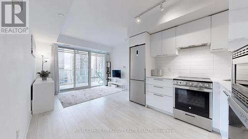 1410 - 18 Maitland Terrace, Toronto, ON - Indoor Photo Showing Kitchen With Upgraded Kitchen