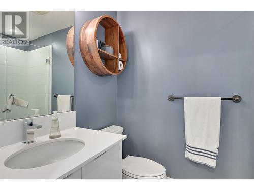 424 723 W 3Rd Street, North Vancouver, BC - Indoor Photo Showing Bathroom