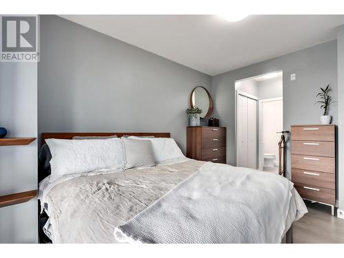 424 723 W 3Rd Street, North Vancouver, BC - Indoor Photo Showing Bedroom