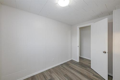 70 Sandale Drive, Winnipeg, MB - Indoor Photo Showing Other Room