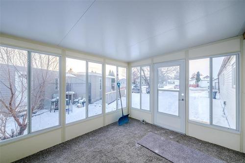 70 Sandale Drive, Winnipeg, MB - Indoor Photo Showing Other Room