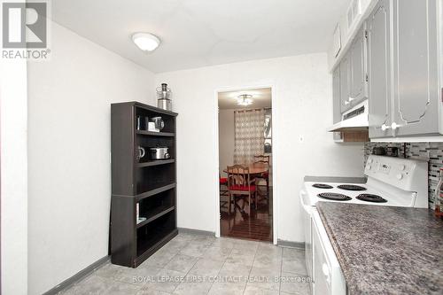 102 - 1 Royal Orchard Boulevard, Markham, ON - Indoor Photo Showing Kitchen